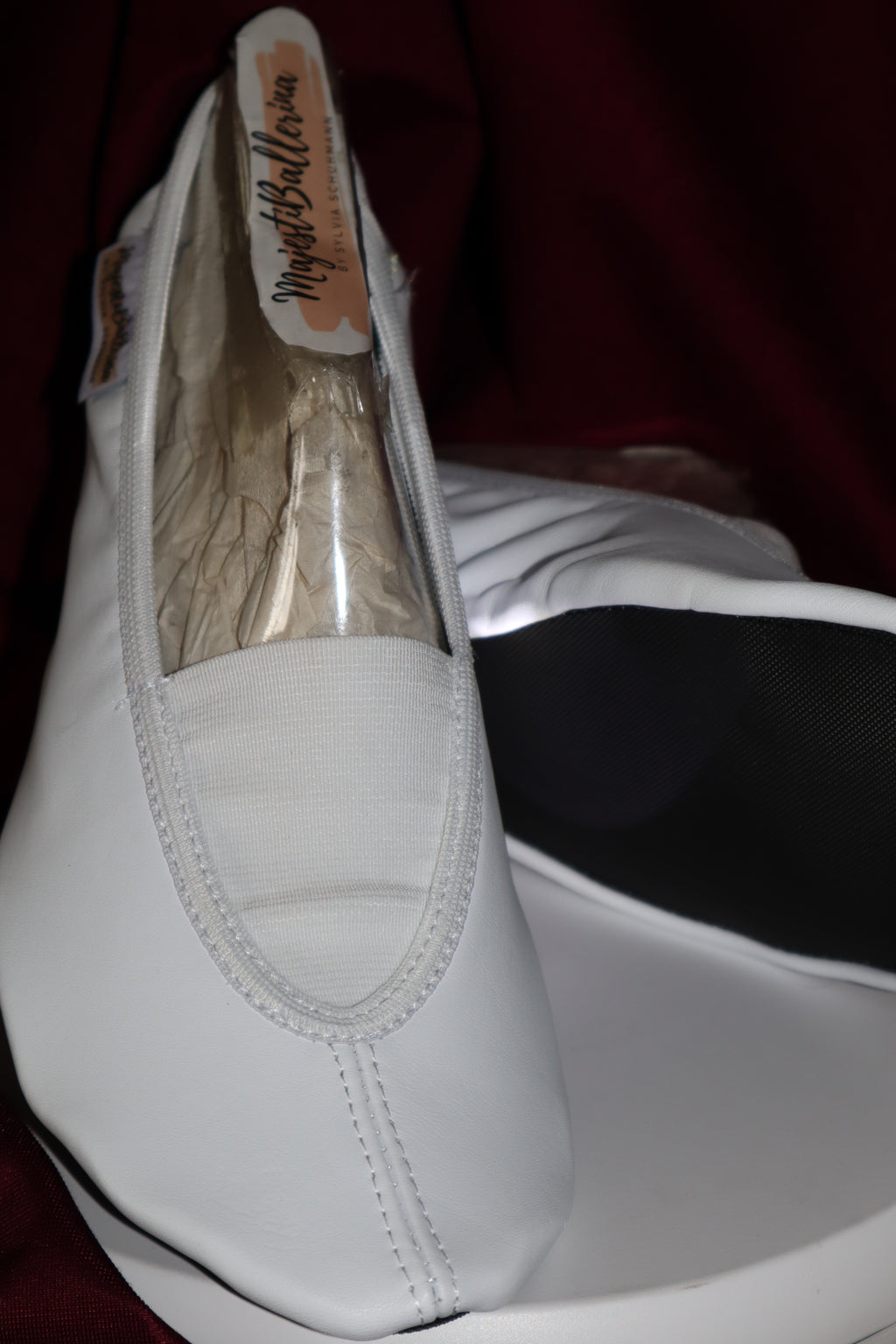 MajestiBallerina Ossi Turnschuhe mit neuartiger schwarzer Gummisohle