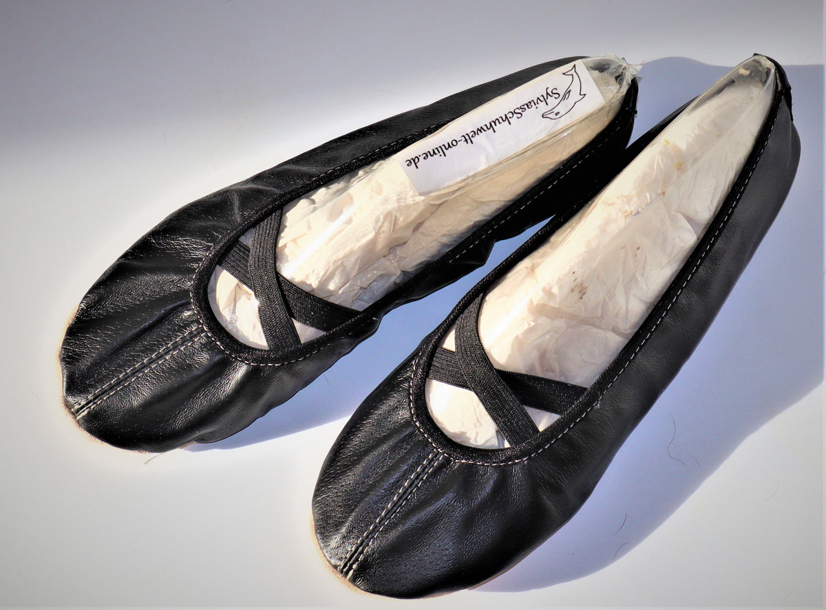 MajestiBallerina Gymnastikschuhe Ballerina Theresa 22-1911 schwarz weiß bis EU48